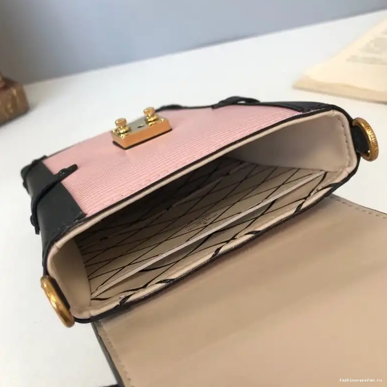Fashionrepsfam ru Bags 19B57B0004 LV 0625